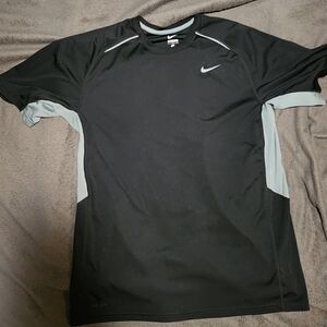 Nike Men's Black and Light Gray Short Sleeve Tee